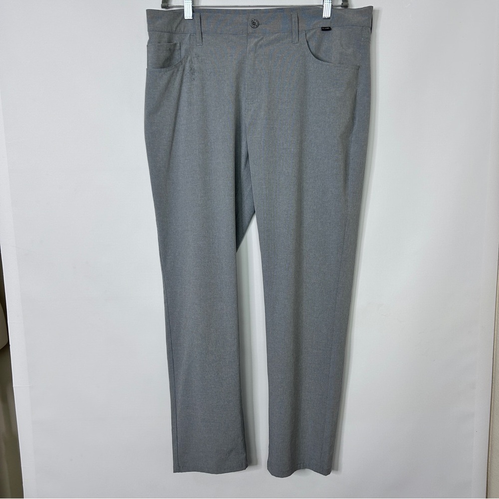 Travis Mathew Men’s Golf Pants Size 38
Grey